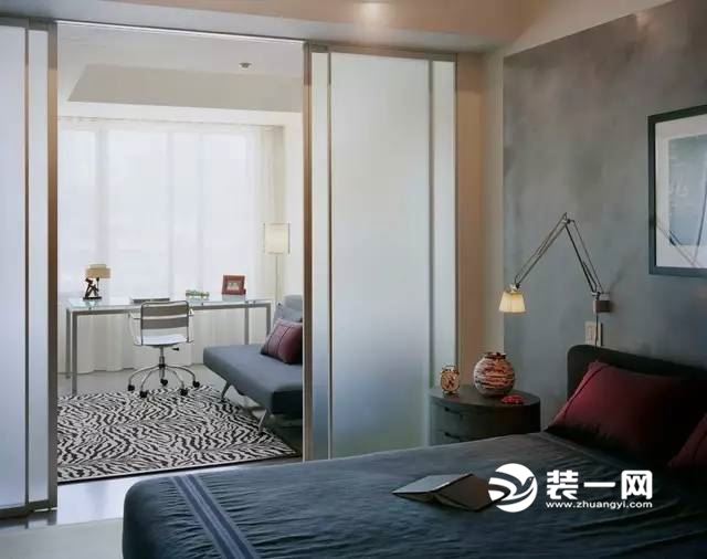 谷仓门几乎是所有隔断门的百搭款,无论是用浴室,卧室,阳台